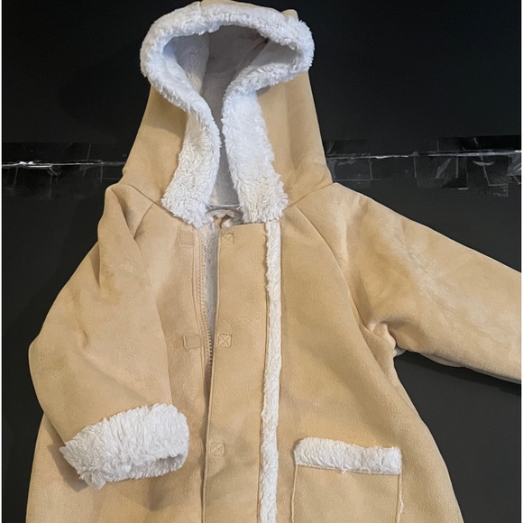 Small Wonders One Piece Winter Outfit. Infant Size 12 Months Beige Onesie. - Picture 11 of 12
